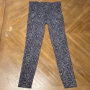 Spanx Seamless Leopard Print High Rise Leggings Size M